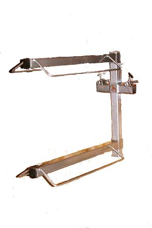 close up of the saddle rack with two arms