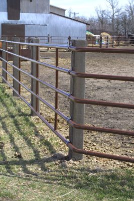 continuous fence corner