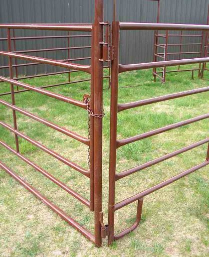 picture of two corral panels making a corner with the pin and loop connectors