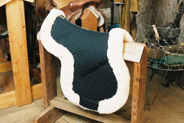 sheepskin saddle pad with black quilting
