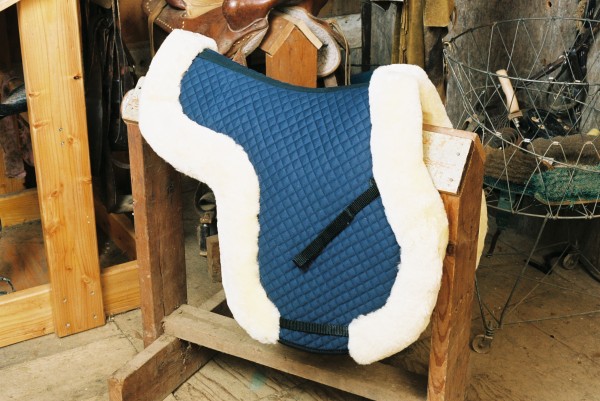 sheepskin saddle pad in blue