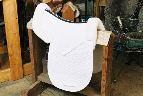 dressage saddle pad with white quilting