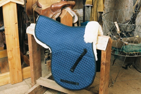 contoured saddle pad with pommel roll