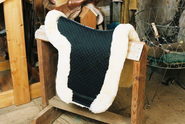 dressage saddle pad in white