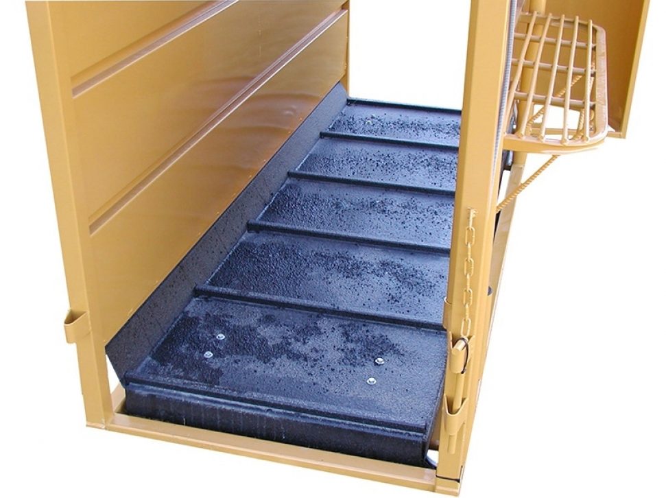 Cattle chute scale floor Barn World