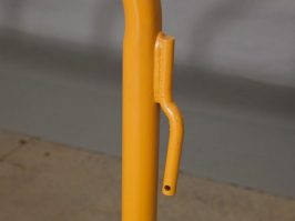 pin connection on hay feeder