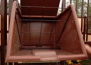 stall hay feeder interior