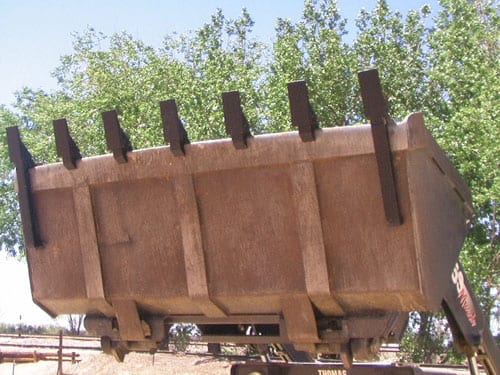 bottom view of tooth bar on tractor bucket